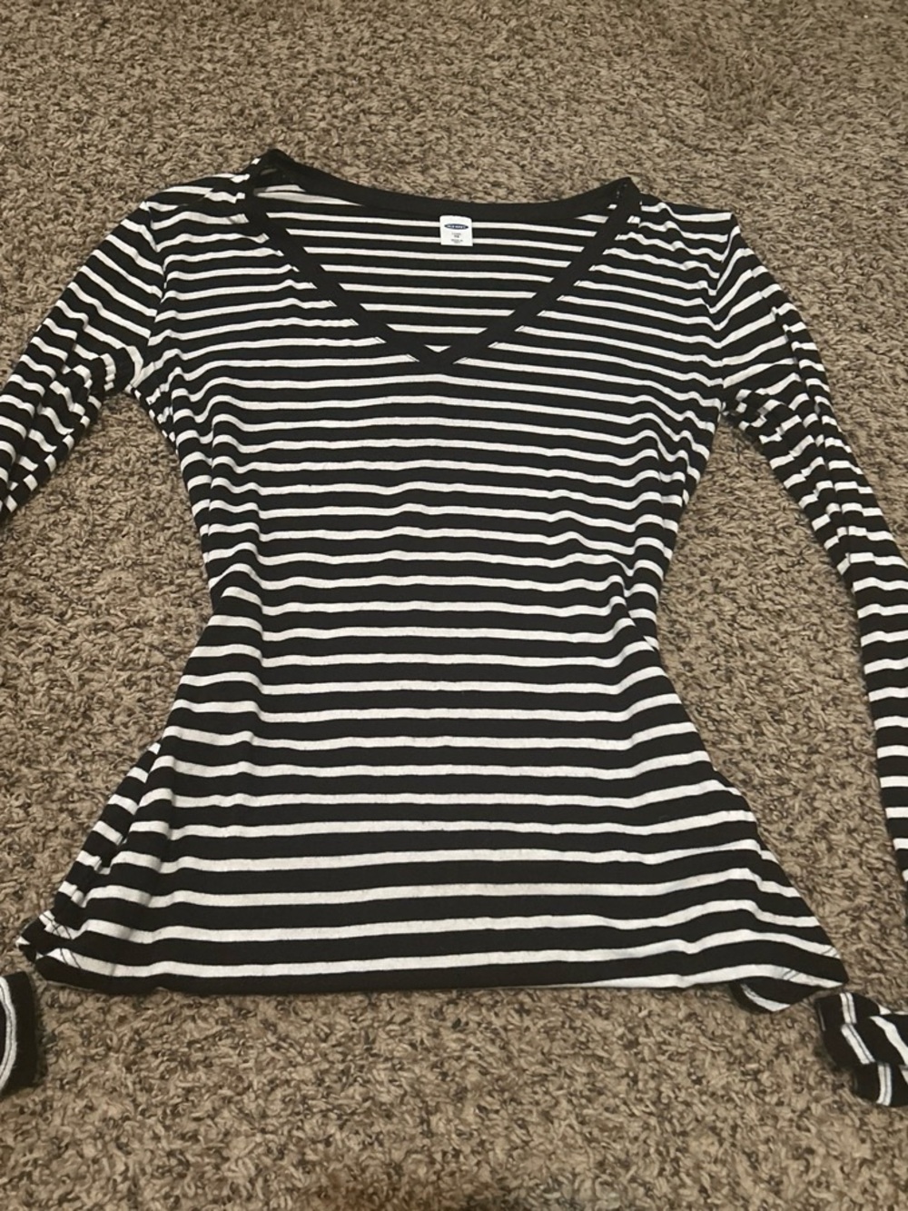 Old Navy Black & White Striped V-Neck Long Sleeve Top